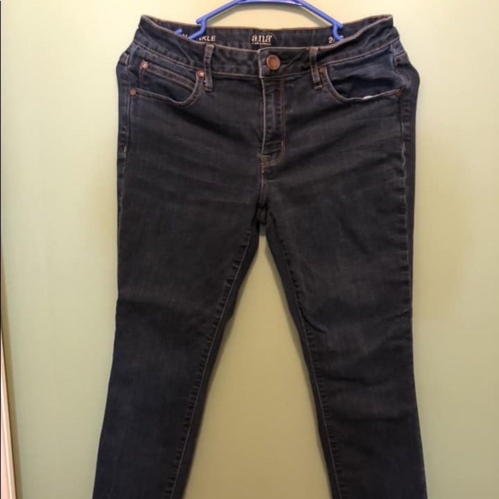 A.N.A JEAN CAPRI